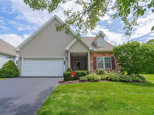 13 Somerset Ln, Easton, PA 18045