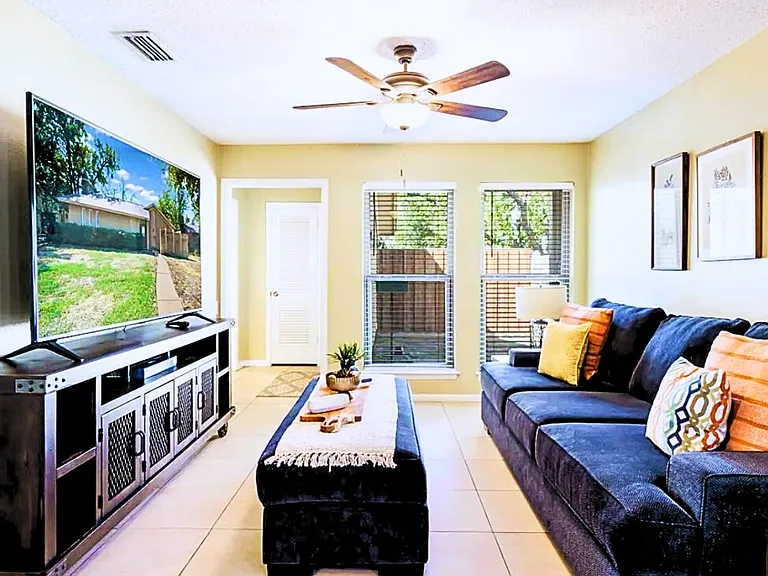 3822 Crater Lake Ct — Photo 4