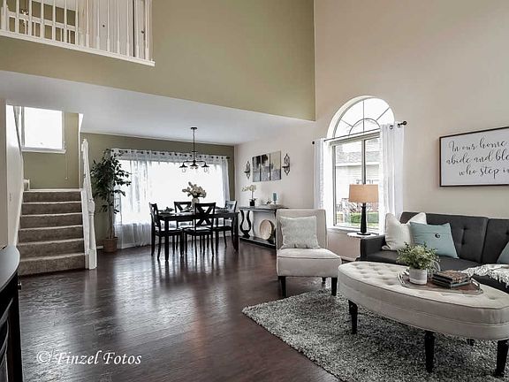 3rd image of 838 Dogwood Ln