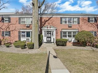 37 Bon Aire Cir APT 8112, Suffern, NY 10901