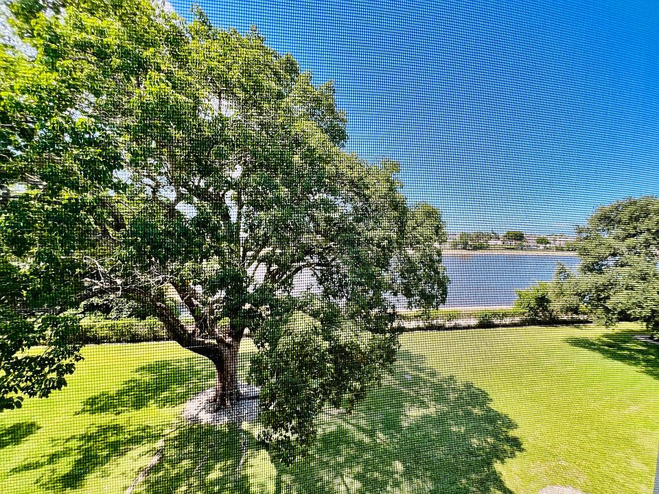 1st image of 411 Southampton A