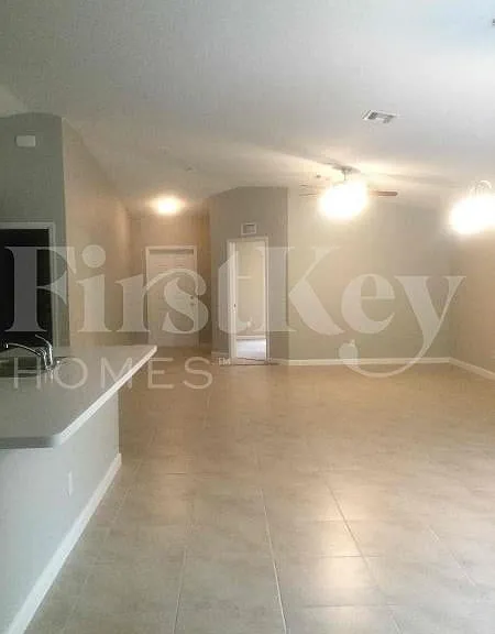 991 SW Dubois Ave — Photo 44