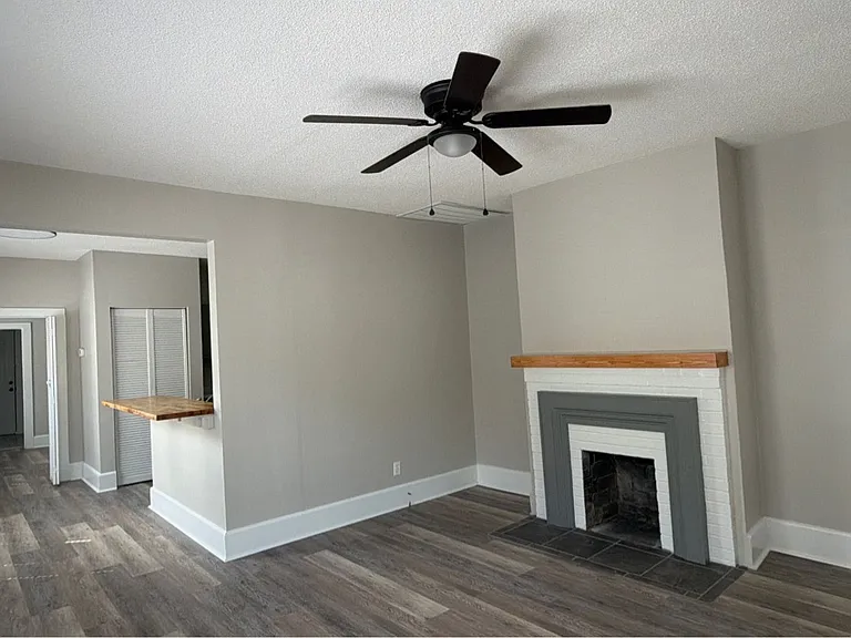 800 Wells Ave SE #B — Photo 3