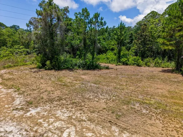 1103 W Copasetic St, Carrabelle, FL 32322