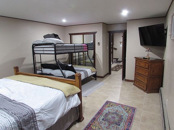 4th image of 1040 Mechem Dr #9
