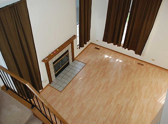 3rd image of 375 Hunterdon Ct #2375B