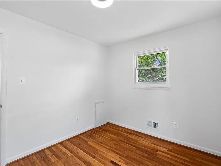 727 Grandin Ave — Photo 9