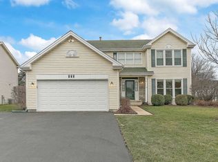429 Indian Ridge Trl, Wauconda, IL 60084