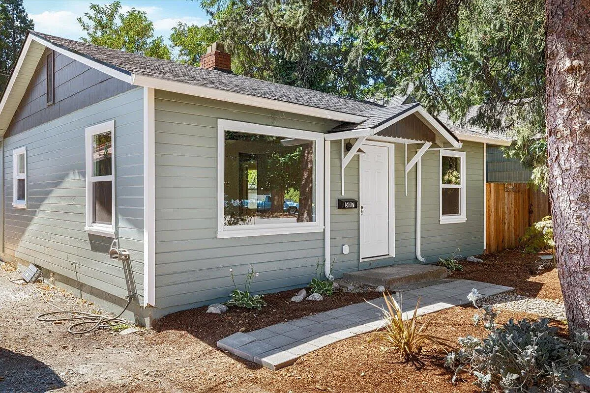 507 SE I St photo 1