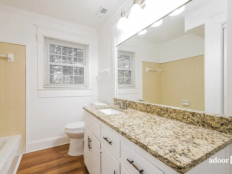 704 Clubhouse Dr SE — Photo 11