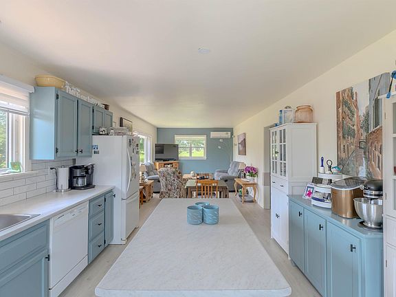 2nd image of 108 Scotch Hill Rd