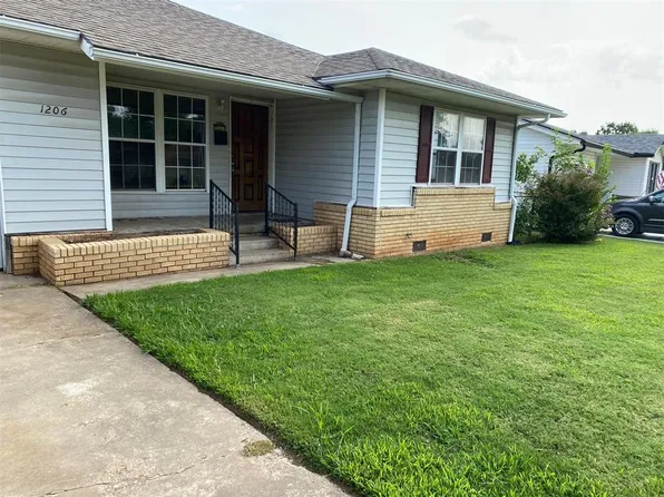 1206 Monroe Dr, Shawnee, OK 74804