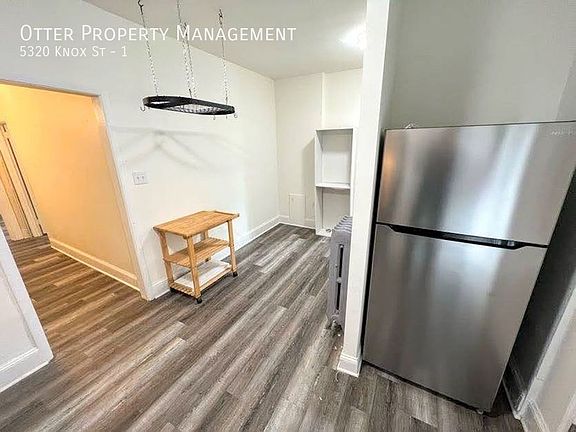 3rd image of 5320 Knox St #1