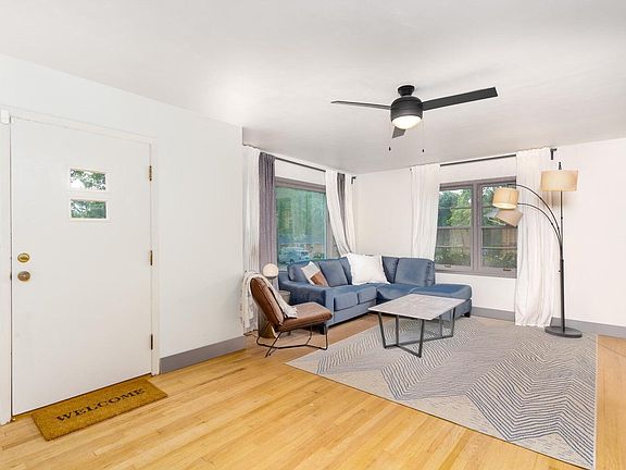 2nd image of 376 Crown Point