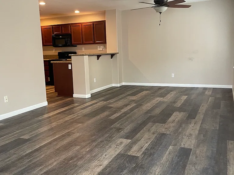 642 W Brewer Rd #23 — Photo 5