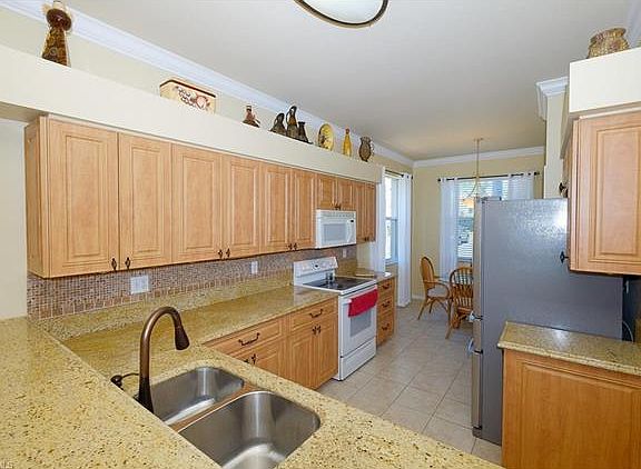 2nd image of 8066 Queen Palm Ln APT 518