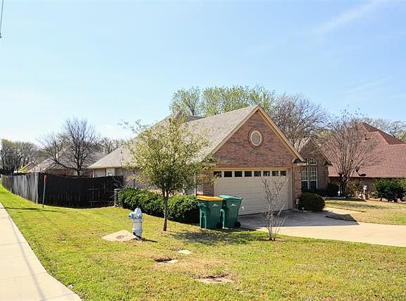 3rd image of 1300 S Old Orchard Ln