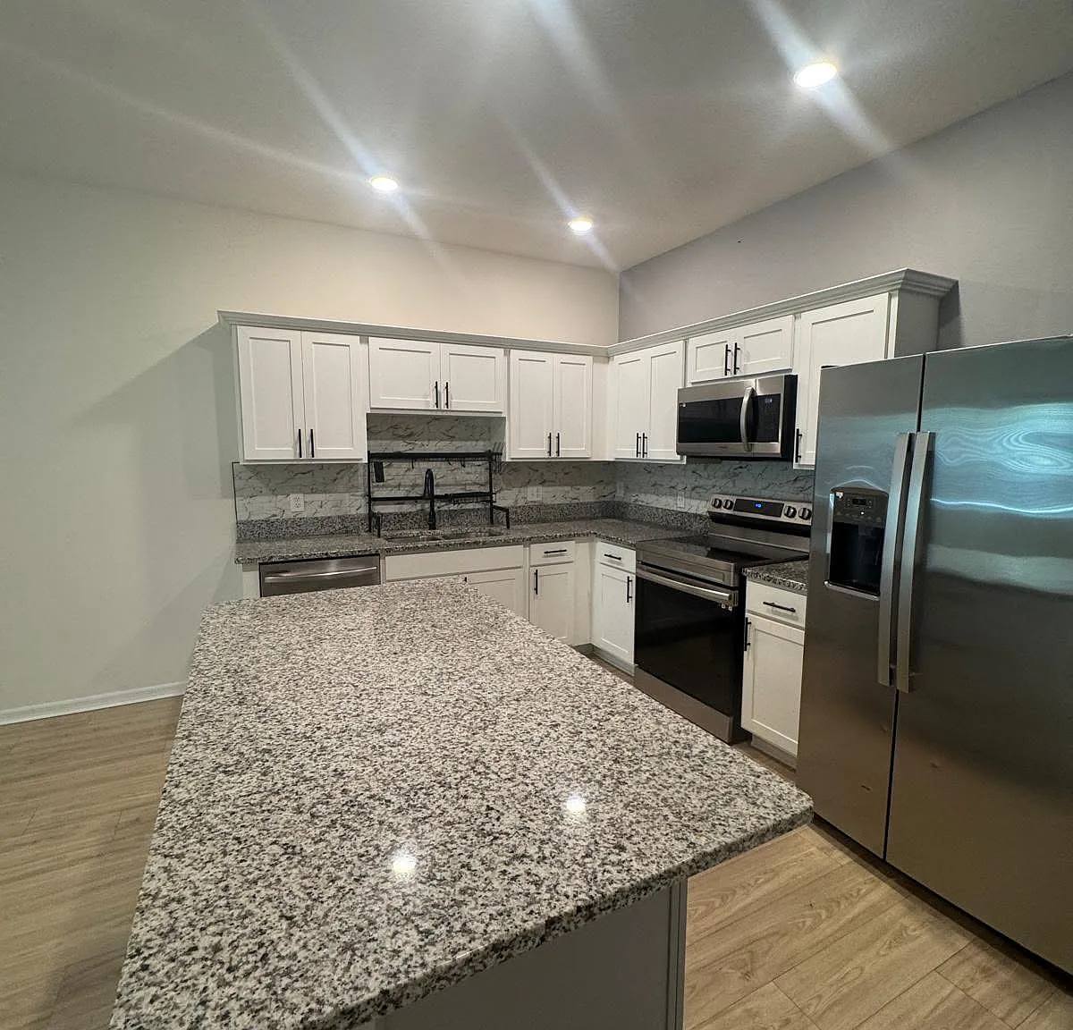 3 bed, 2.5 bath, 1570 sqft, $2,250 — Photo 3