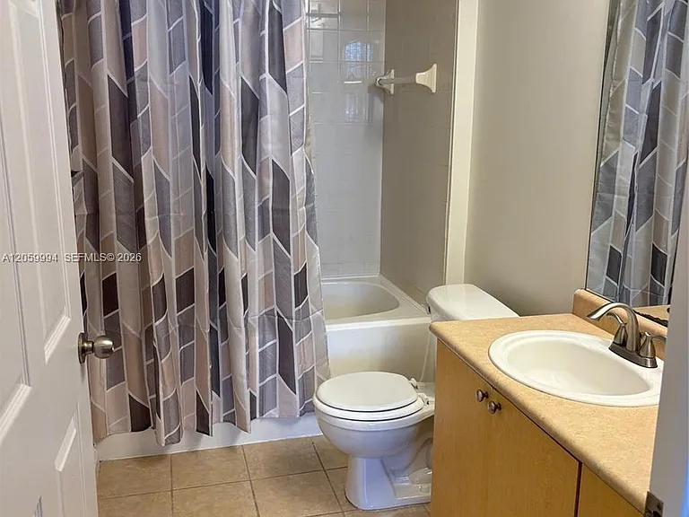 1919 Van Buren St #414A — Photo 8