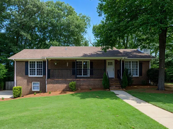 1933 Outwood Rd, Fultondale, AL 35068