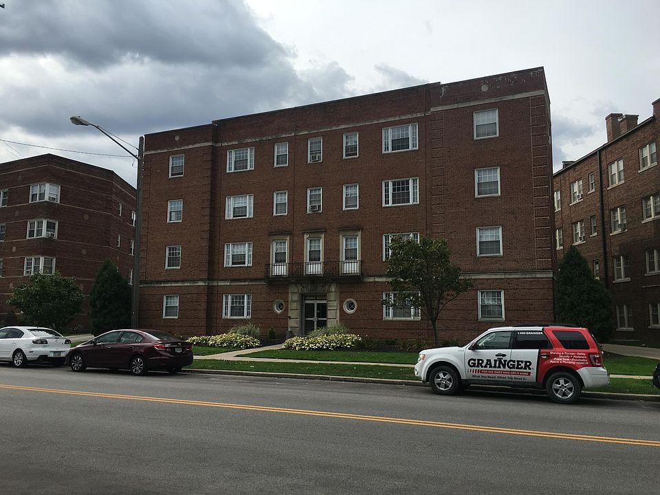 1st image of 12031 Edgewater Dr #106