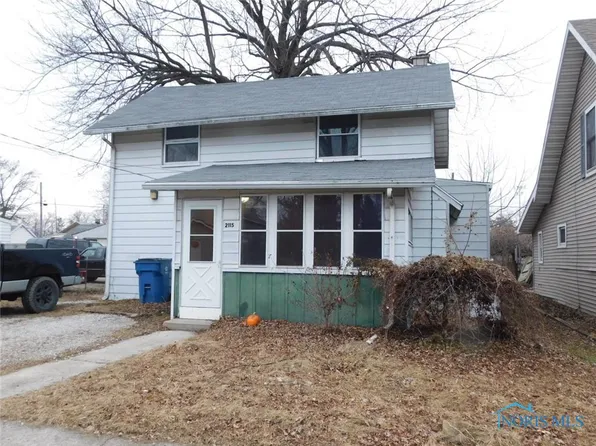 2115 Autokee St, Oregon, OH 43616
