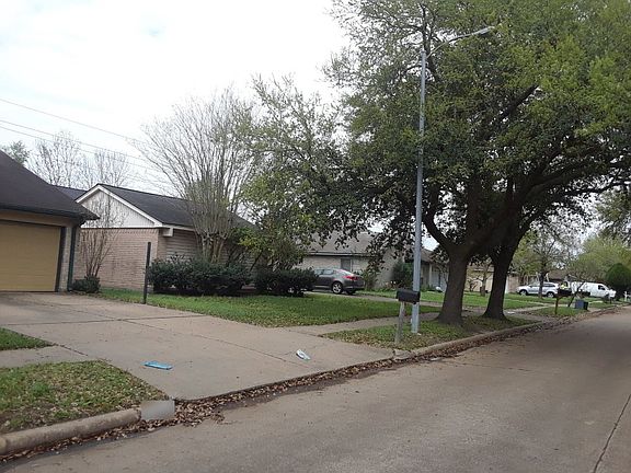 4th image of 2119 Fort Laramie Dr