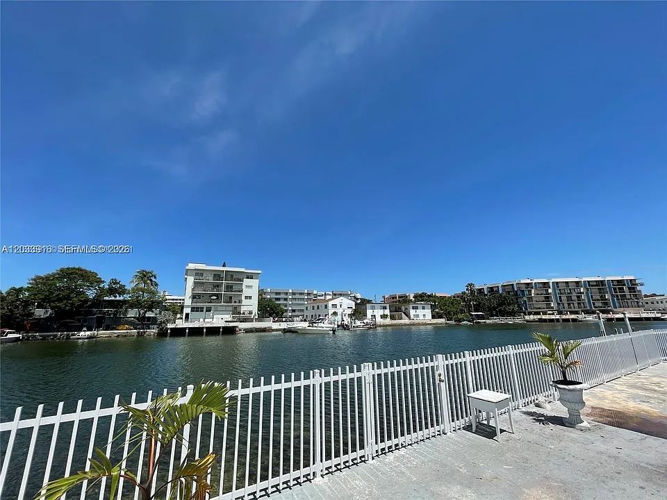8205 Crespi Blvd #3