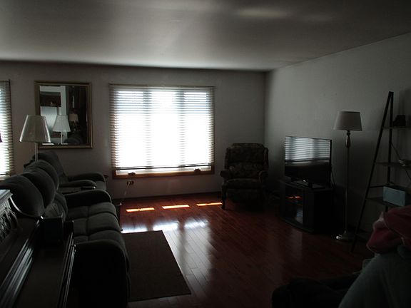 4th image of 11731 S Avenue J
