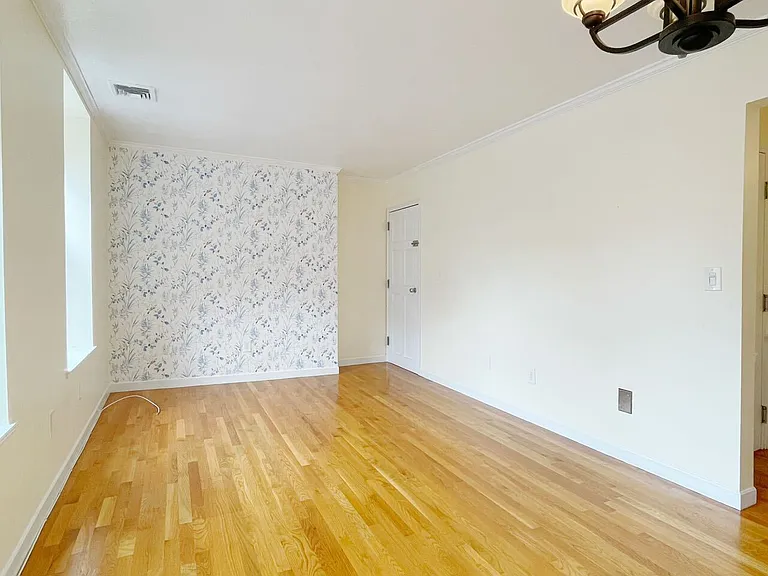 5 Grove St #6 — Photo 3