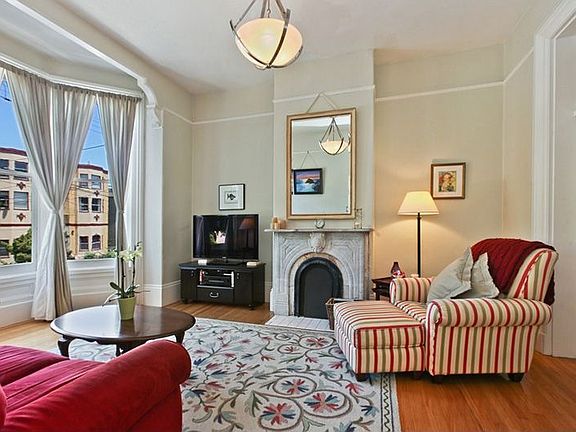 3rd image of 471 Oak St