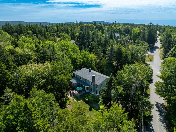 16 Steamboat Lane, Winter Harbor, ME 04693