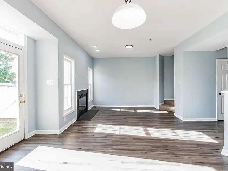 10329 Bridle Ct — Photo 15