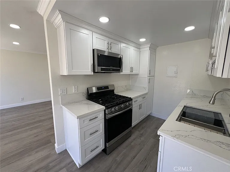 12545 Cuesta Dr — Photo 21