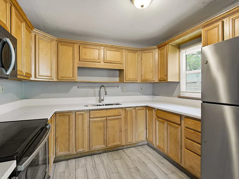 1419 E Jean St — Photo 39