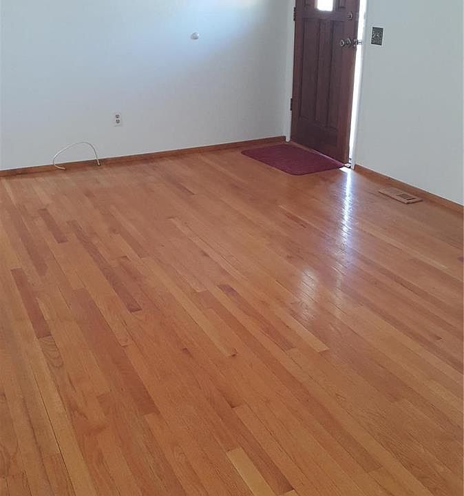 1st image of 2760 Knollwood Ln