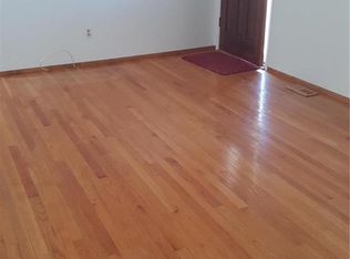 2760 Knollwood Ln, Florissant, MO 63031