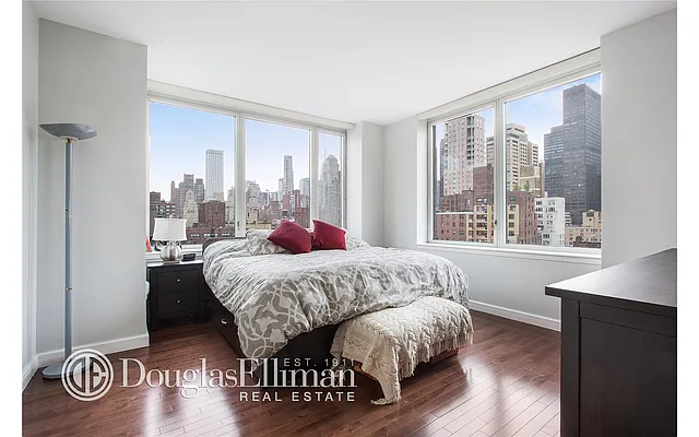 Sold by Douglas Elliman | media 20