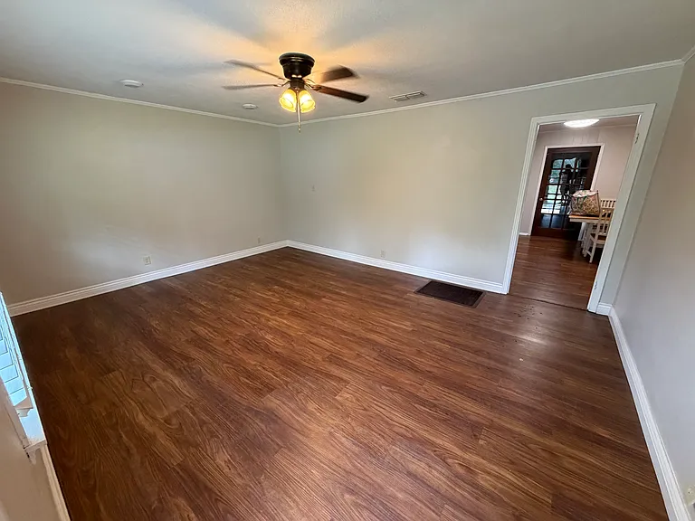 3406 Larkspur Ln — Photo 3