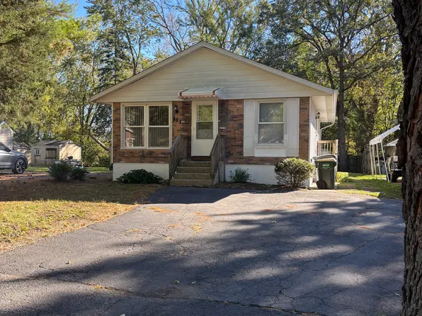111 Woodland Dr, Round Lake Beach, IL 60073