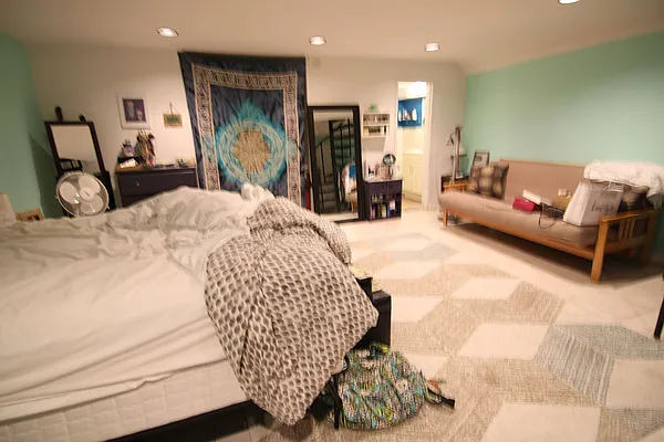 Rented by America Mecca Realty LLC | media 28