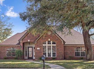 301 Chestnut St, Lake Jackson, TX 77566