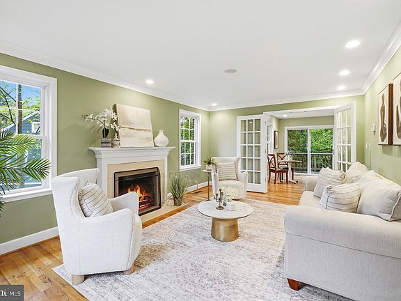 4th image of 705 Elm Ave