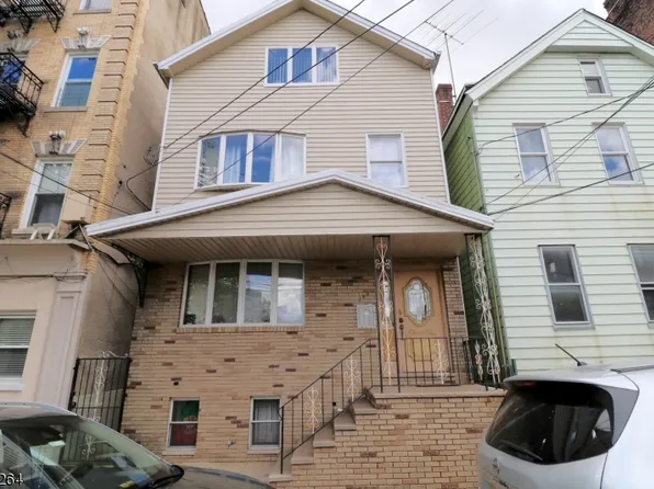 109 Warwick St, Newark City, NJ 07105