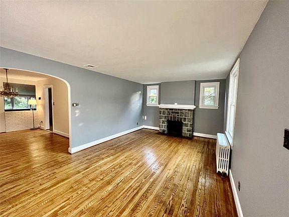 3rd image of 2418 Park Ave