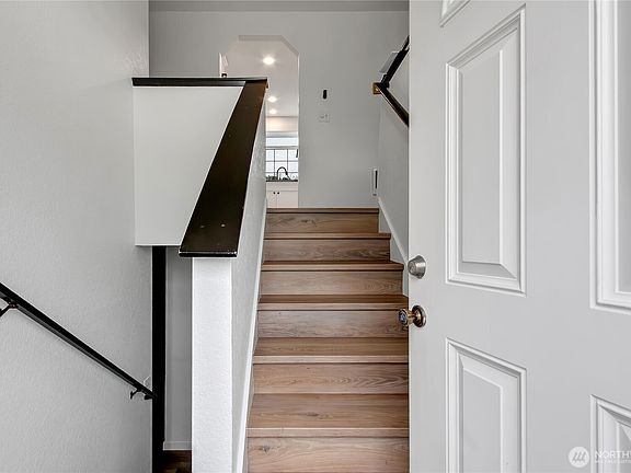 4th image of 7518 211th Street E