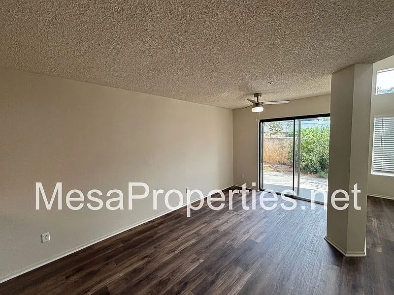 3 bed, 2.0 bath, 1455 sqft, $3,300 — Photo 4