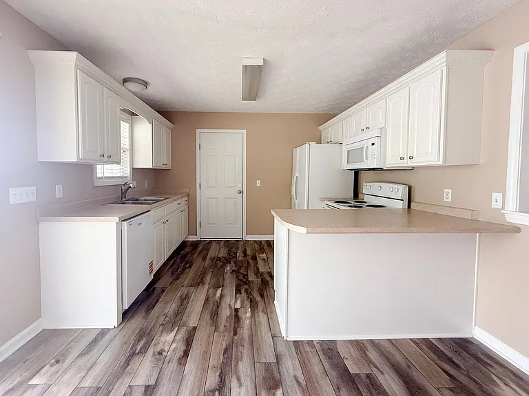 1301 Fisk Rd — Photo 7