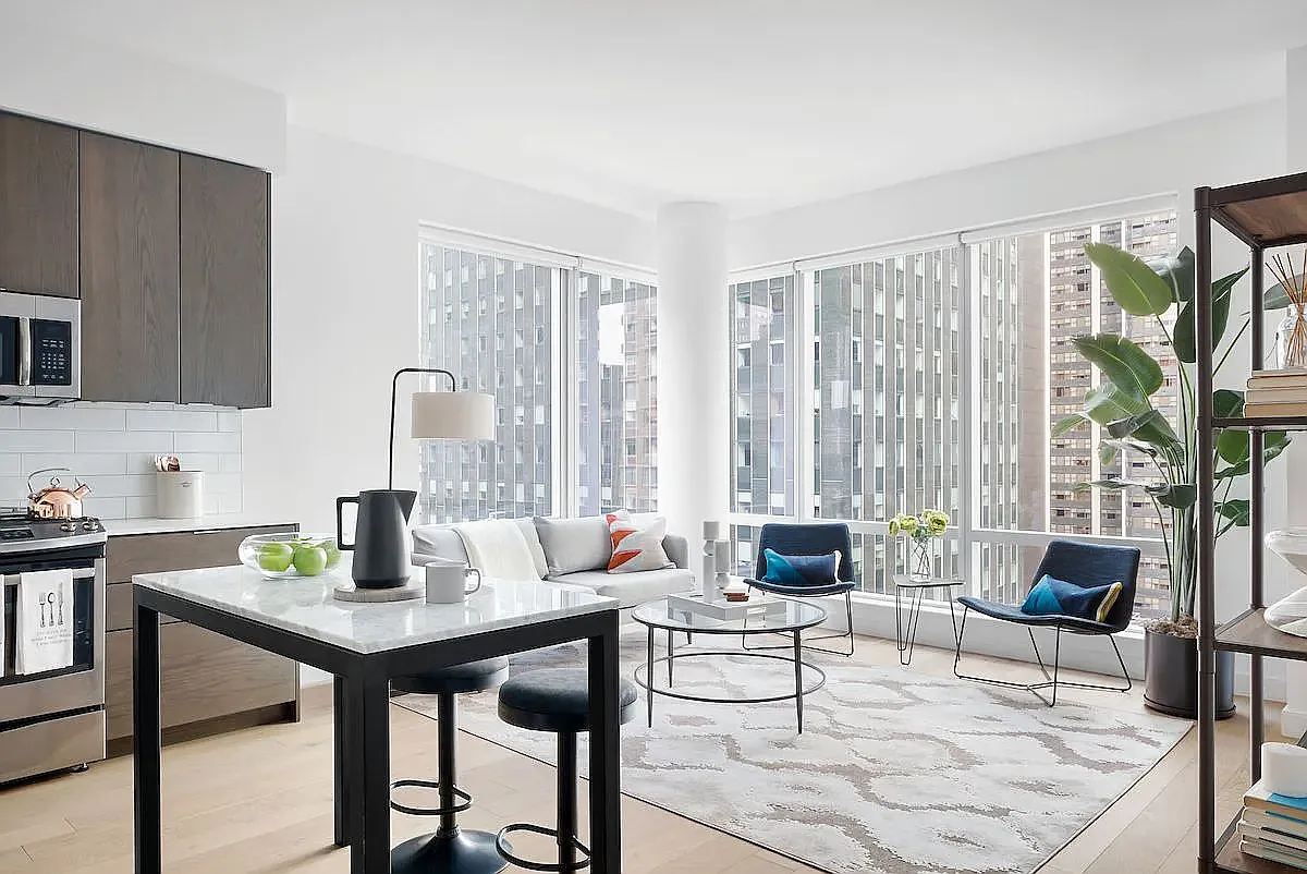 225 East 39th Street — Photo 1