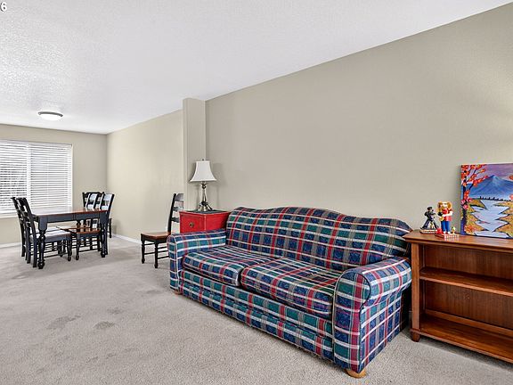 4th image of 37520 Green Mountain St